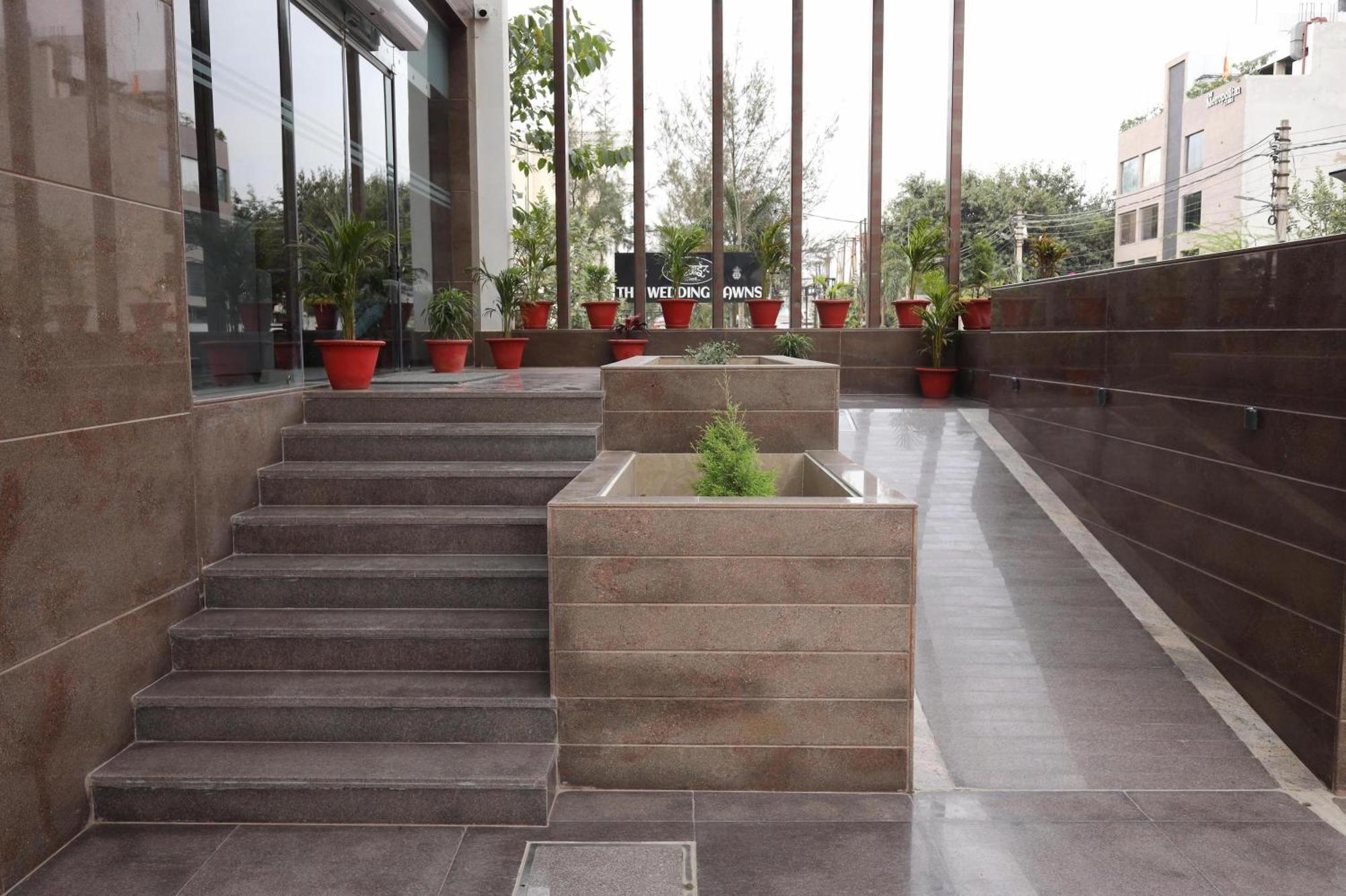 The Royal Legacy Hotel Lucknow Exterior photo
