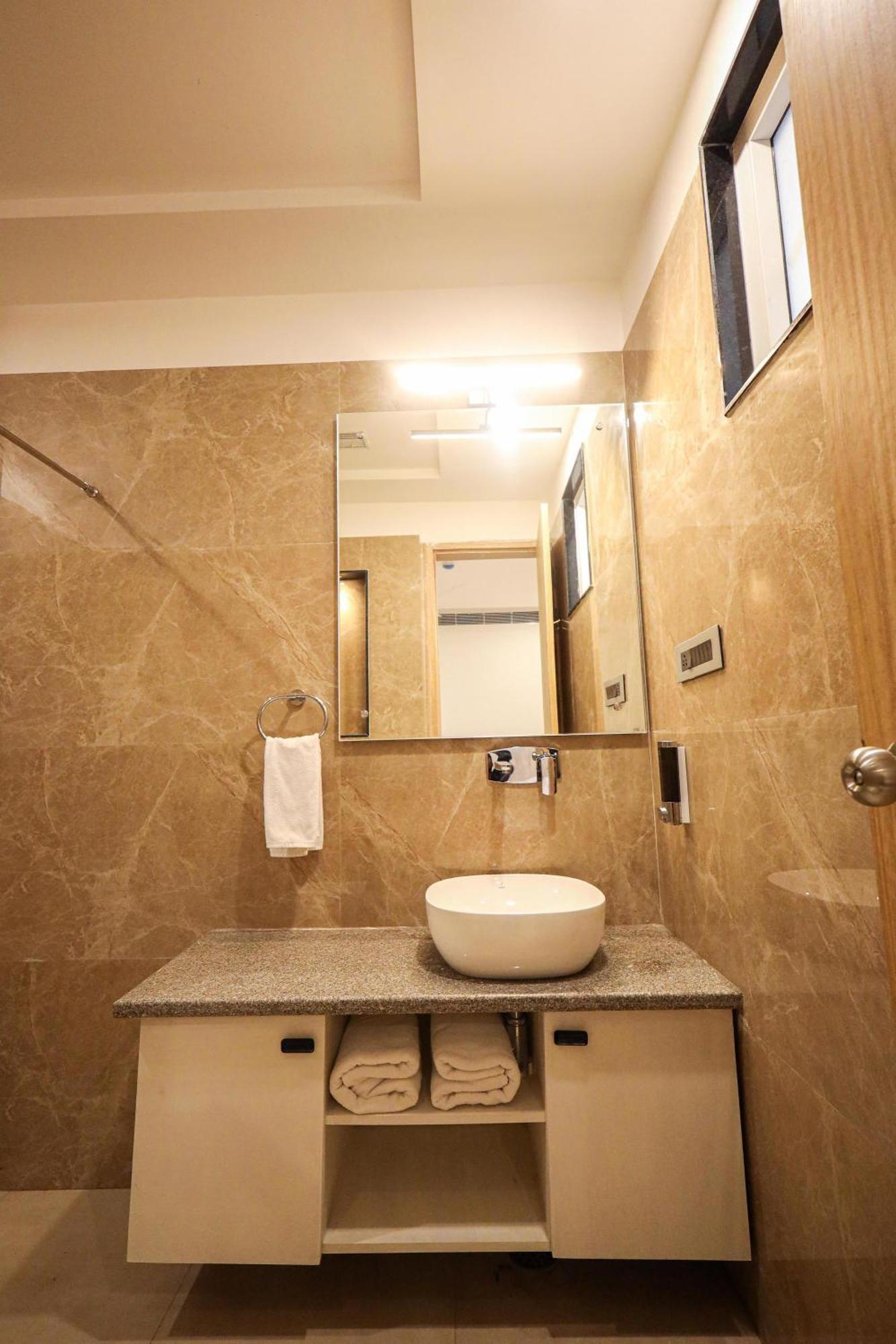 The Royal Legacy Hotel Lucknow Exterior photo