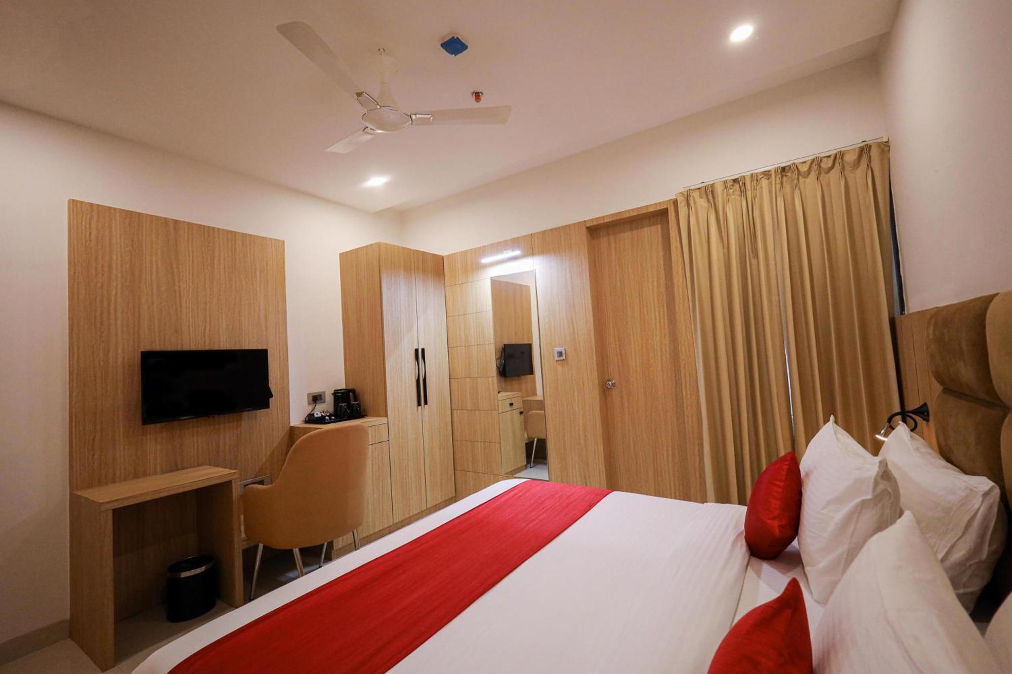 The Royal Legacy Hotel Lucknow Exterior photo