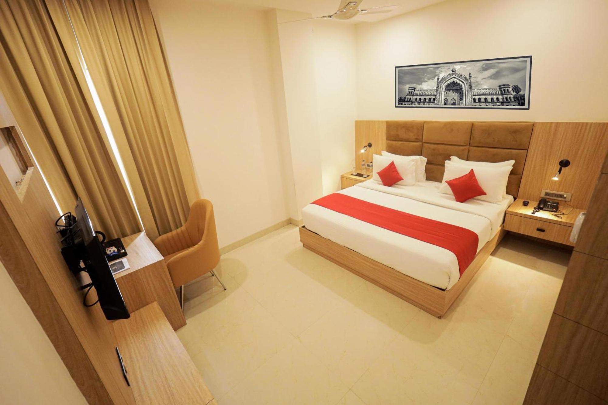 The Royal Legacy Hotel Lucknow Exterior photo