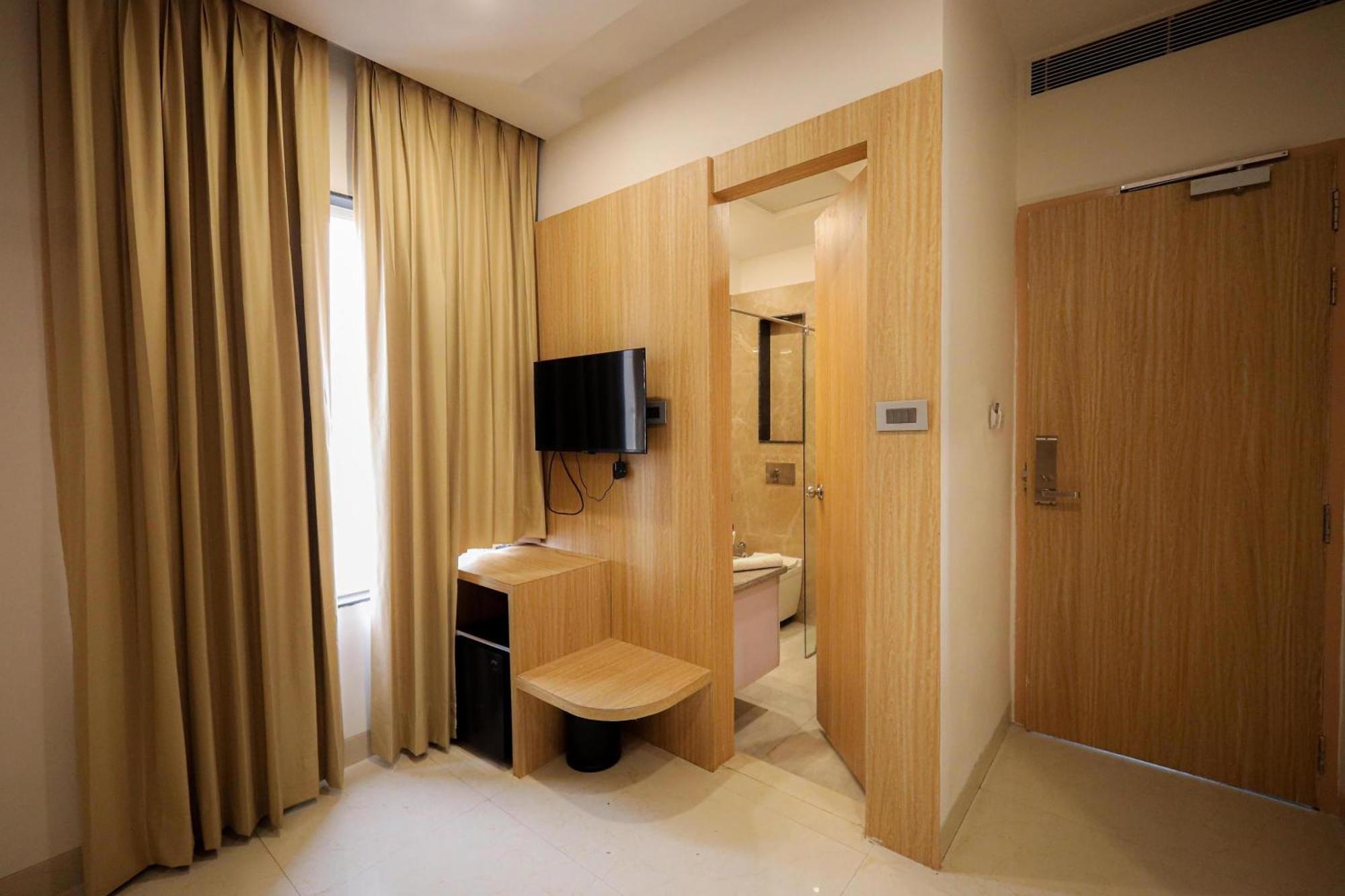 The Royal Legacy Hotel Lucknow Exterior photo