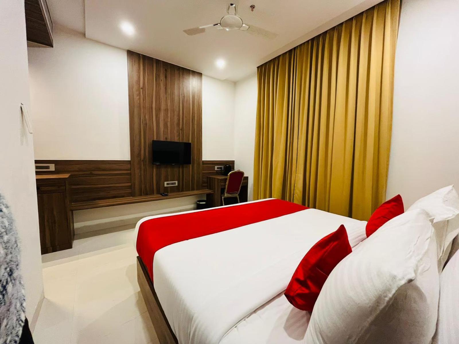 The Royal Legacy Hotel Lucknow Exterior photo