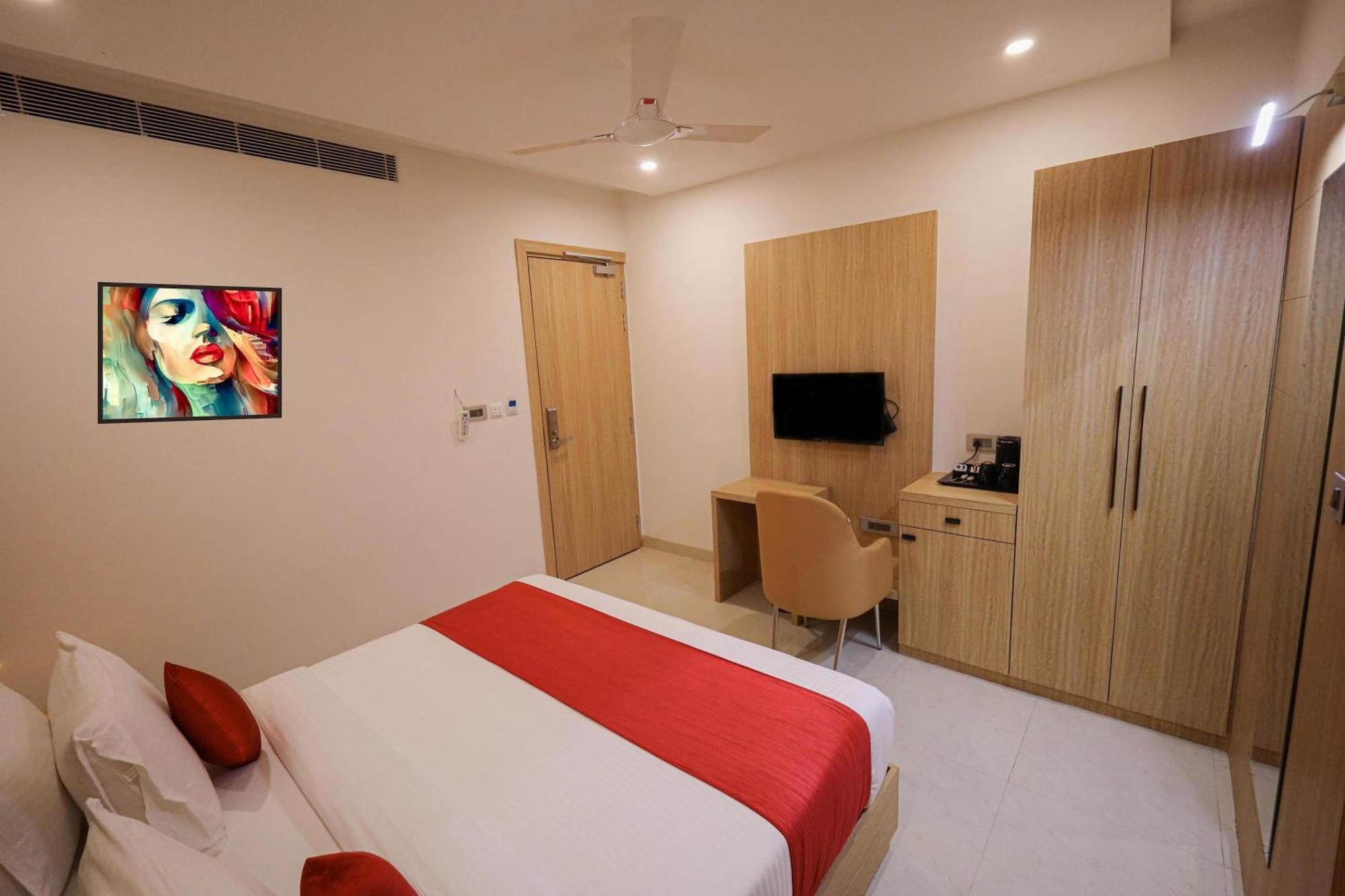 The Royal Legacy Hotel Lucknow Exterior photo
