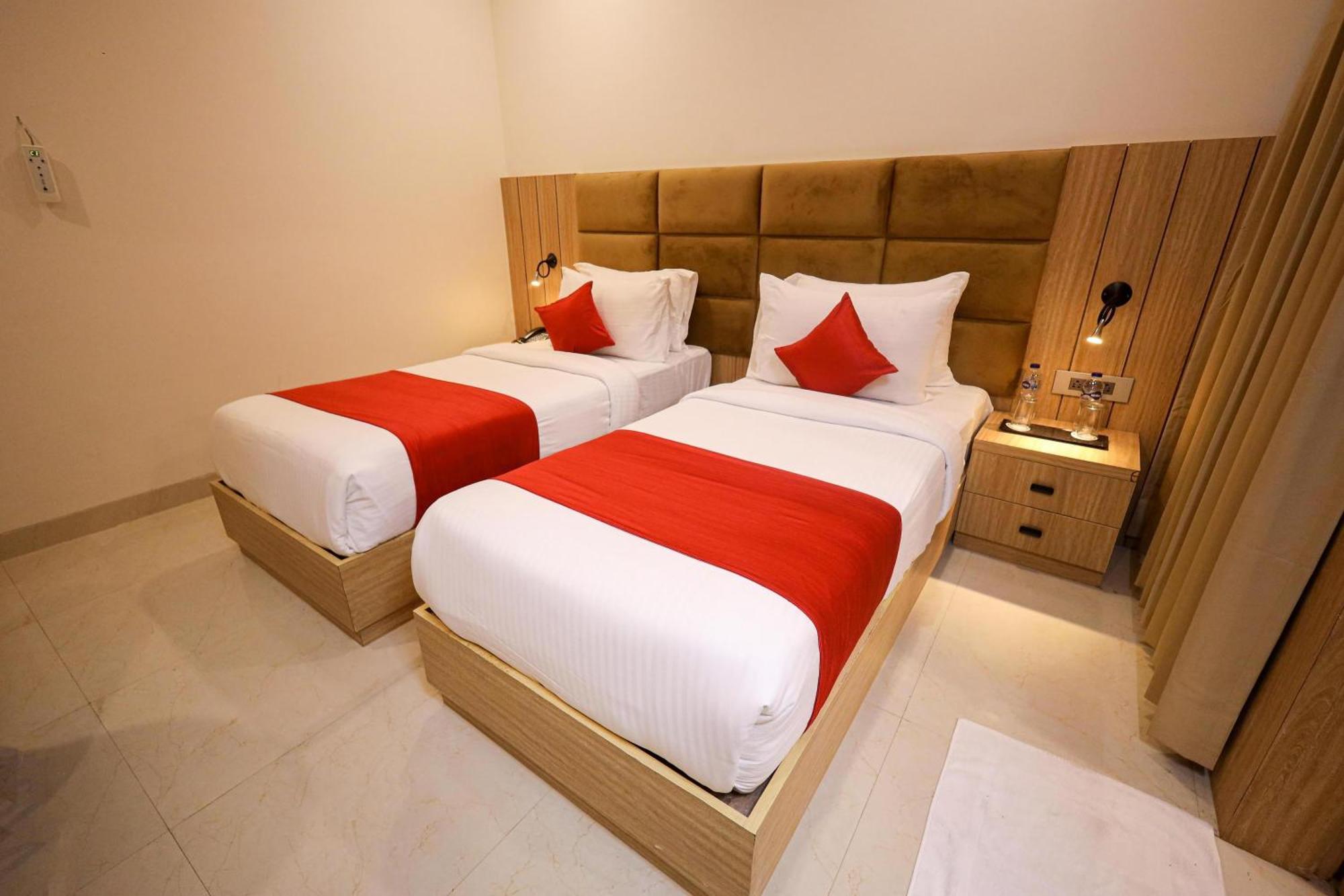 The Royal Legacy Hotel Lucknow Exterior photo