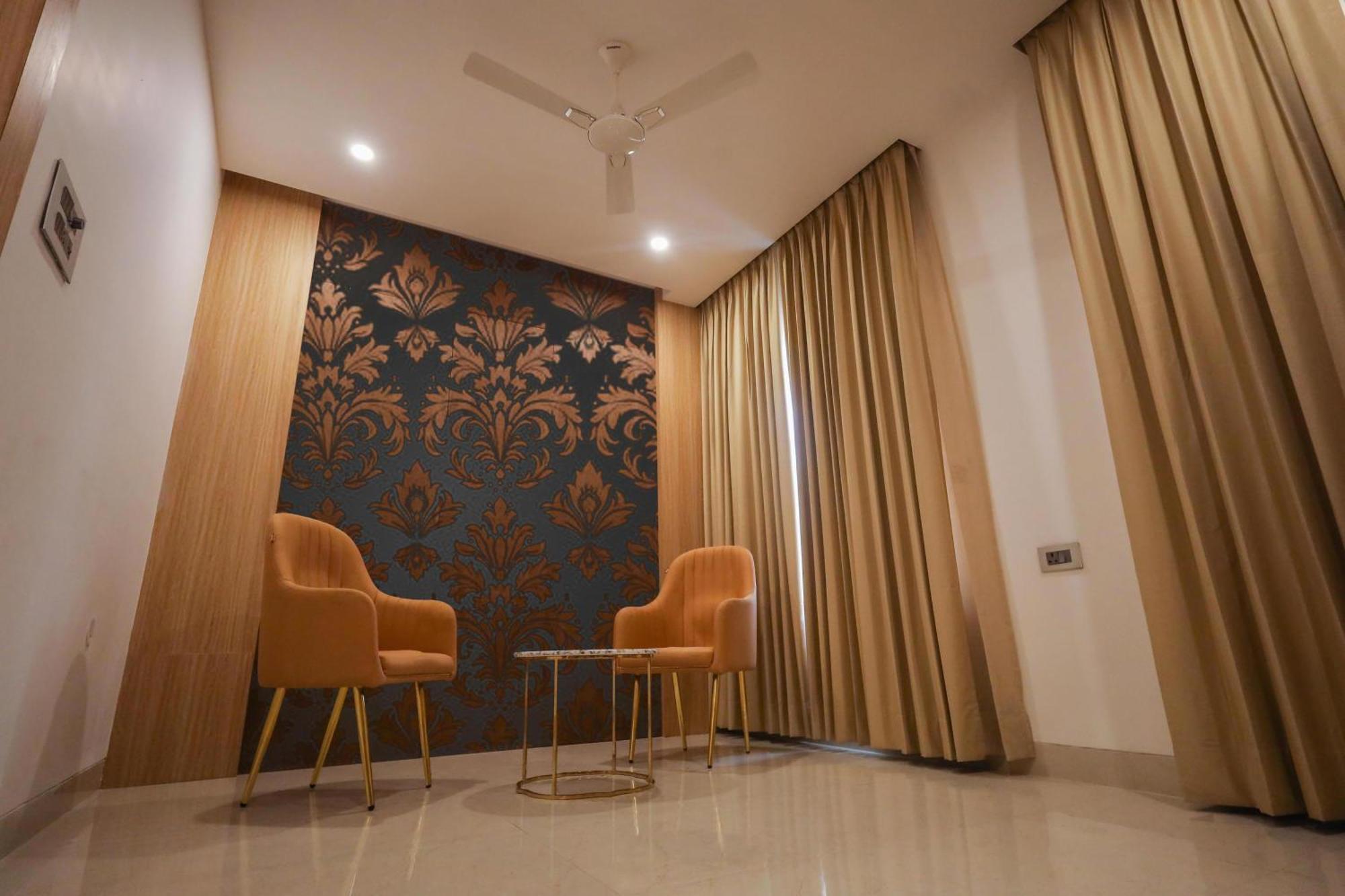 The Royal Legacy Hotel Lucknow Exterior photo